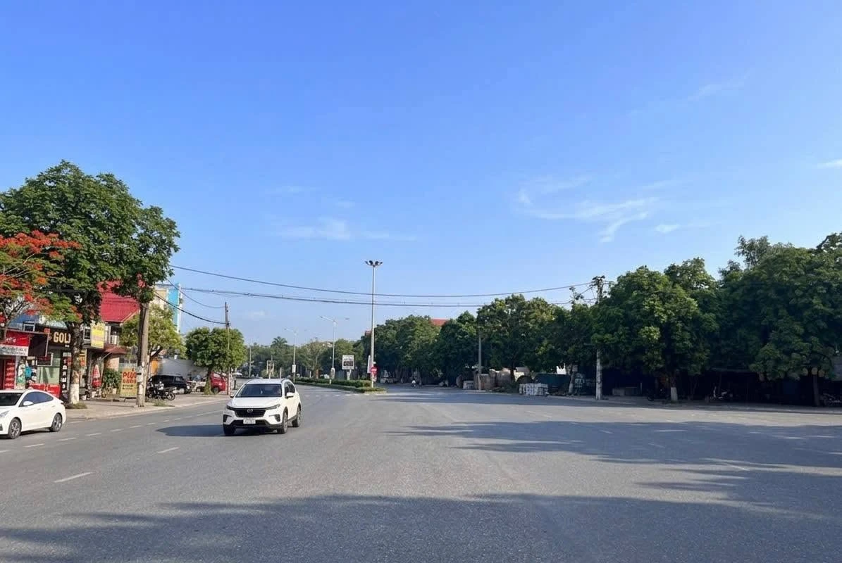 Bán mặt phố Nguyễn Tất Thành Khai Quang 100m² 10,5 tỷ - Ảnh thu nhỏ 3