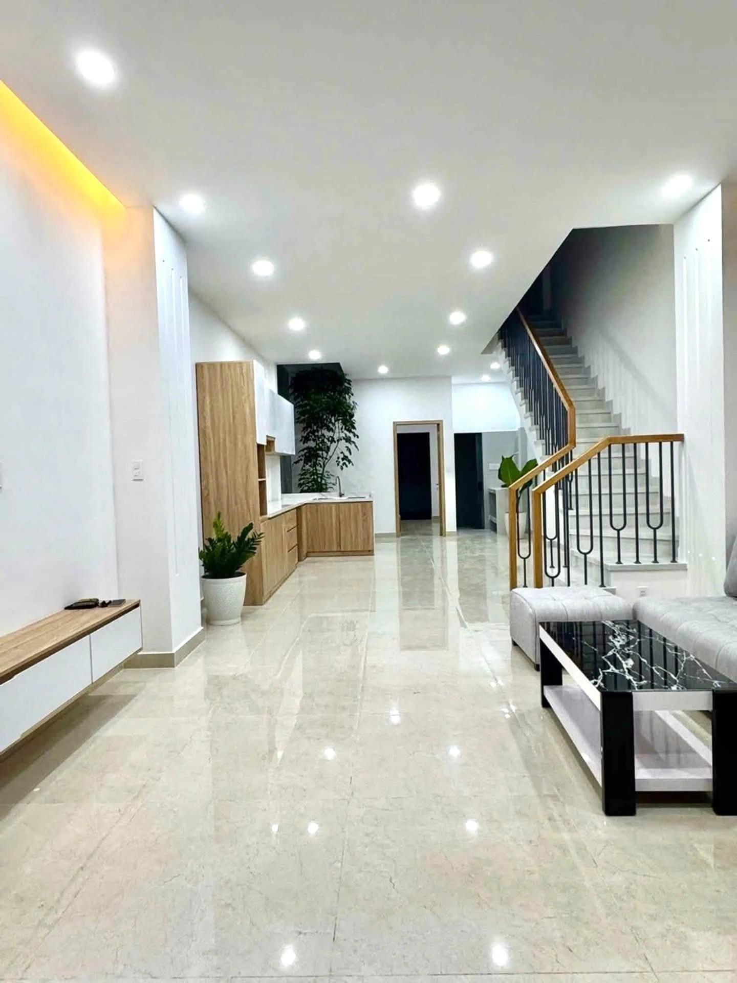 Bán nhà 2 tầng 92m² hai mặt hẻm xe hơi Phan Văn Hớn, Quận 12, nhỉnh 7 tỷ - Ảnh 1