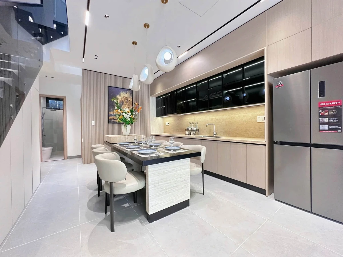 Bán nhà 3 tầng mặt tiền Hoà Xuân 100m2 giá 7 tỷ 850 - Ảnh thu nhỏ 3