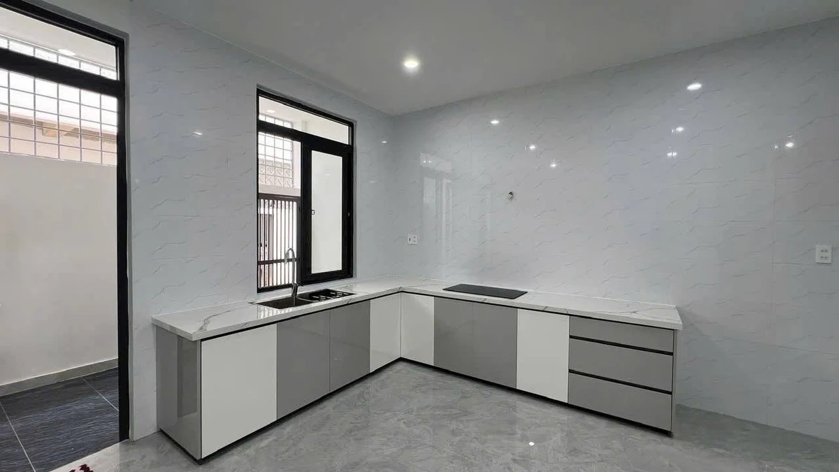 Bán nhà 1 trệt 2 lầu 6x20m Bà Rịa City Gate, 4PN, giá 5,29 tỷ - Ảnh thu nhỏ 4