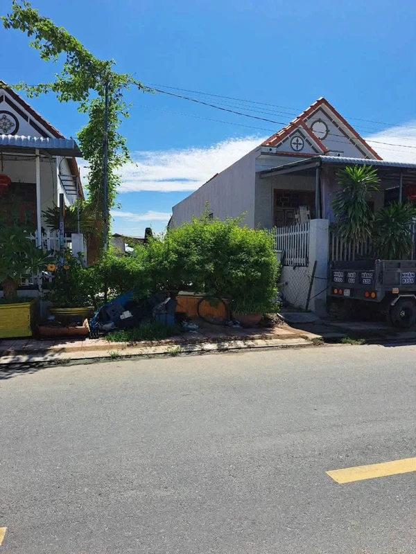 Bán đất biển Dốc Lết 108m2, gần trung tâm