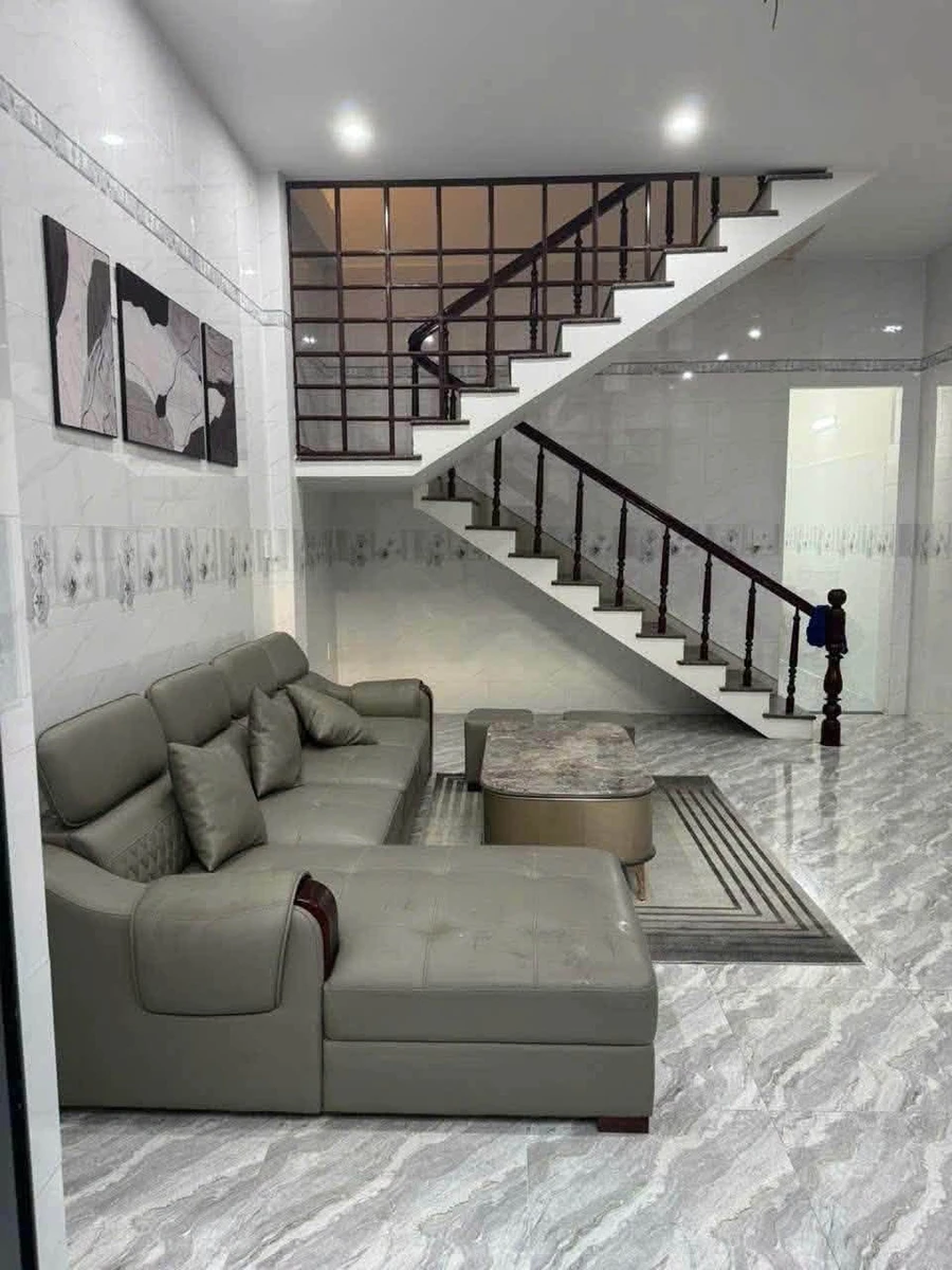 Cho thuê nhà 2 tầng 160m2, 3PN, Nguyễn Công Trứ, Quận 1 - Ảnh 1