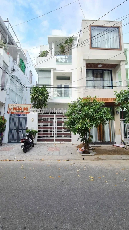 Bán nhà 5PN mặt tiền 108m2 tại Nha Trang