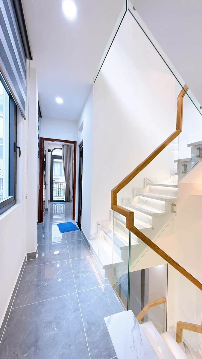 Bán nhà hẻm xe hơi lô góc 1 trệt 2 lầu 34,2m2, 4PN, Khánh Hội Quận 4, giá 8,899 tỷ - Ảnh thu nhỏ 5