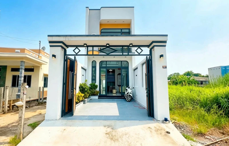 Bán nhà mặt tiền ô tô 1 trệt 1 lầu 4.5x25m, 3PN, sổ hồng riêng tại Mỹ Lộc, Cần Giuộc