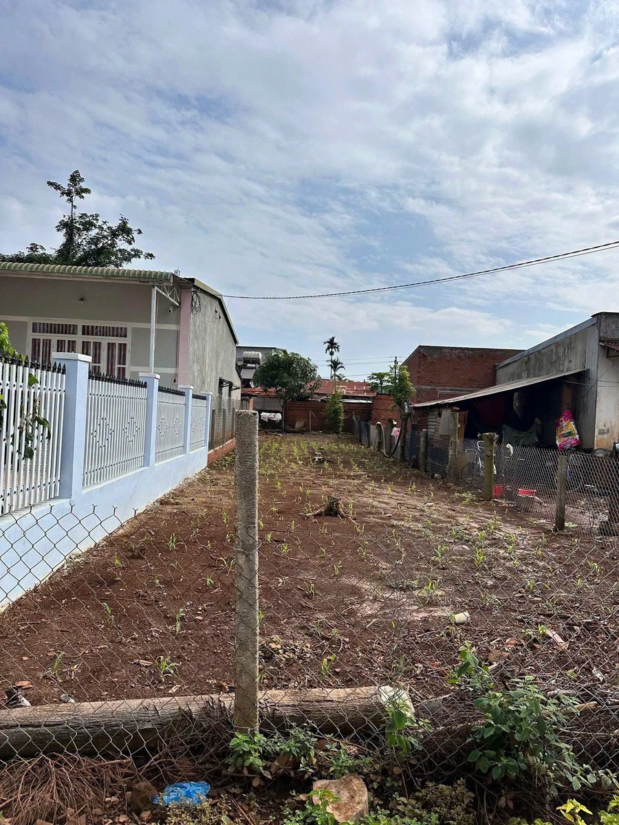 Bán lô đất 180m² mặt tiền Buôn Chăm 540 triệu - Ảnh 1