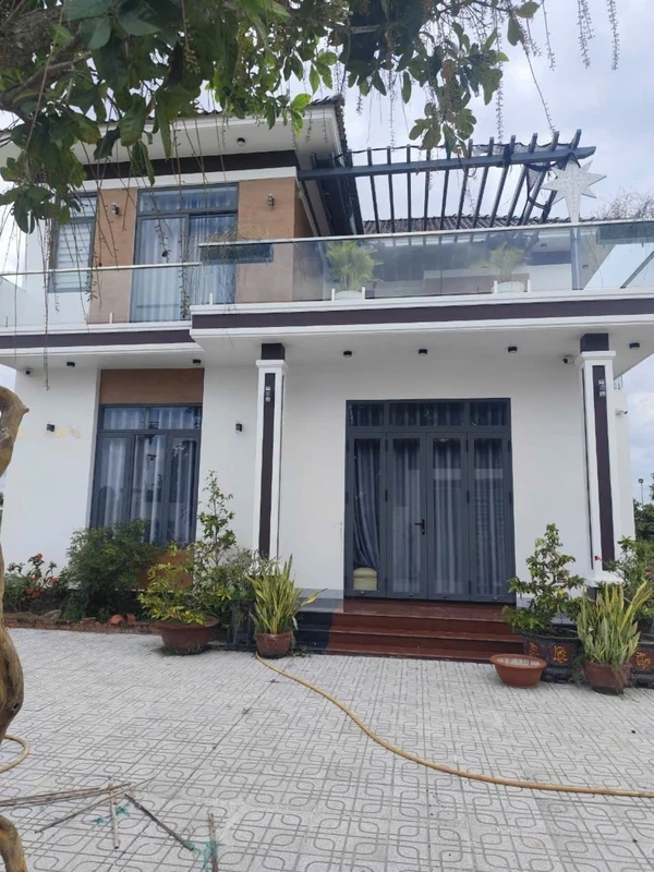Bán biệt thự 5 phòng ngủ 3804m² sân vườn Lagi 8 tỷ