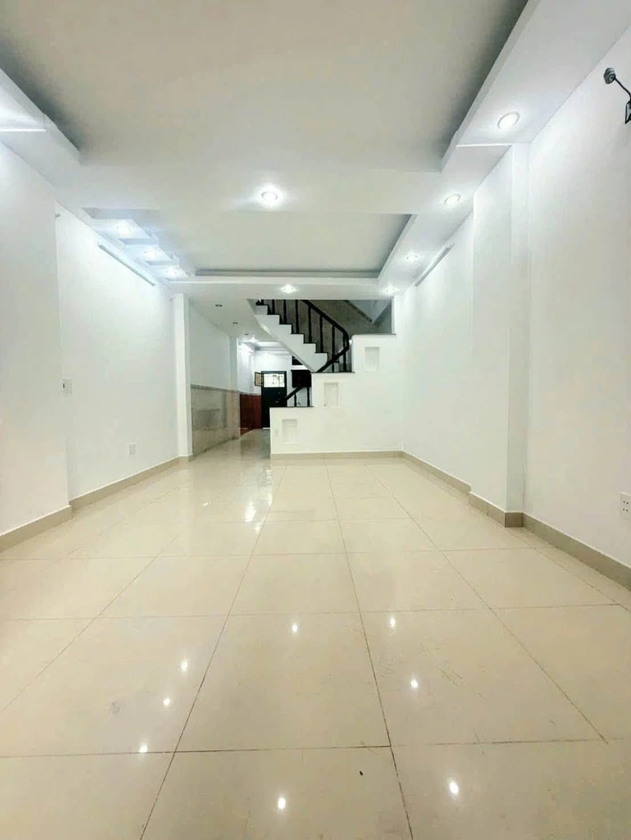 Bán nhà 7,8 tỷ - 64m² - Hẻm xe hơi Quận 7 - Ảnh thu nhỏ 3