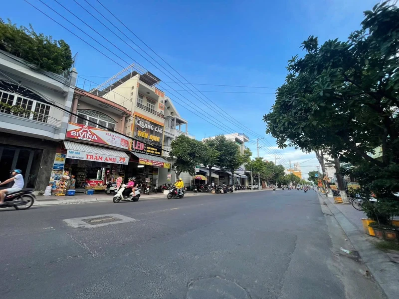 Bán nhà 3 tầng mặt tiền 67.5m² Điện Biên Phủ Nha Trang 10.5 tỷ