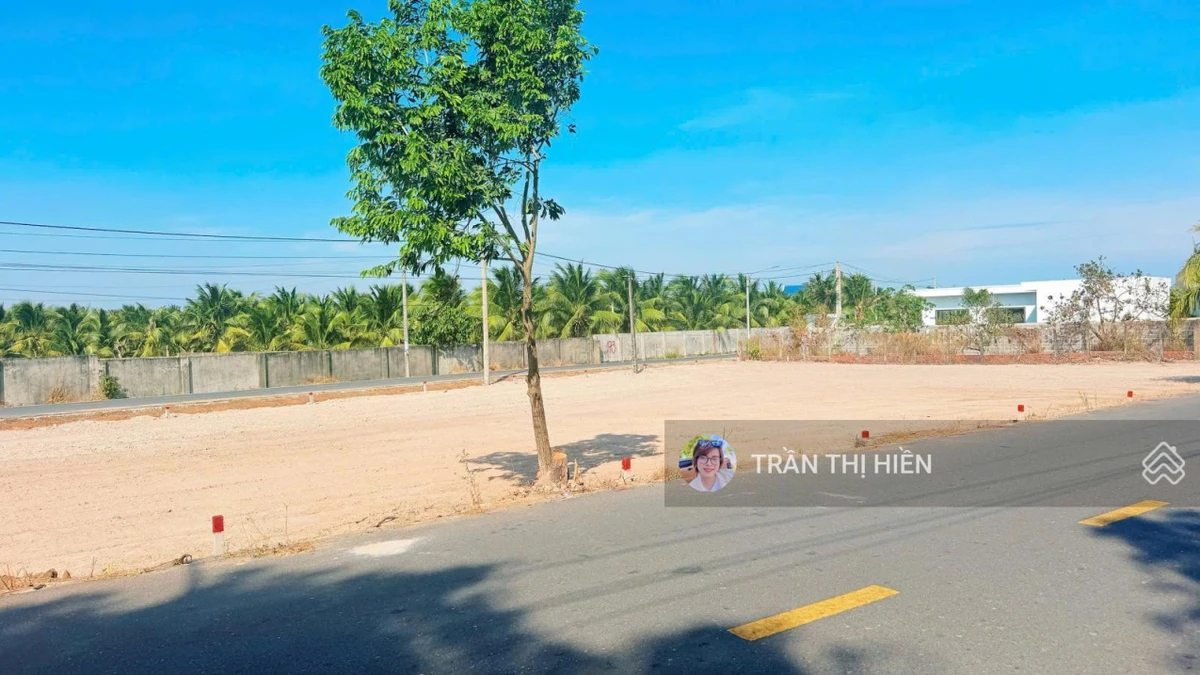 2 mặt tiền nhựa Thị trấn Phước Hải - gần biển Phước Hải - khu dân cư - 136m2, 5x28m - 1,2 tỷ - Ảnh thu nhỏ 2
