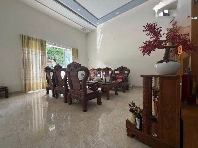 Bán nhà mê lửng 180.54m² mặt tiền Tố Hiến Thành 10 tỷ - Ảnh 1