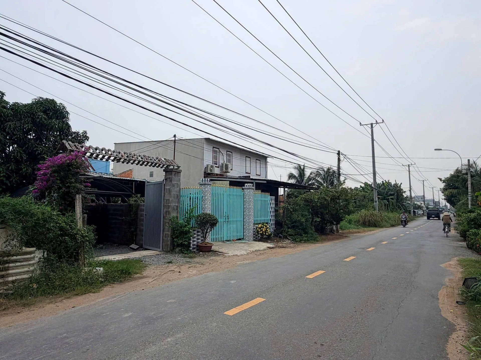 Bán nhà sân vườn 900m² 2PN Tây Ninh 3tỷ600tr - Ảnh 1