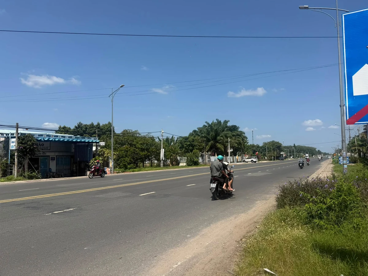 Bán shophouse kinh doanh 100m² mặt tiền 10m, Chơn Thành, 5.5 tỷ - Ảnh thu nhỏ 2