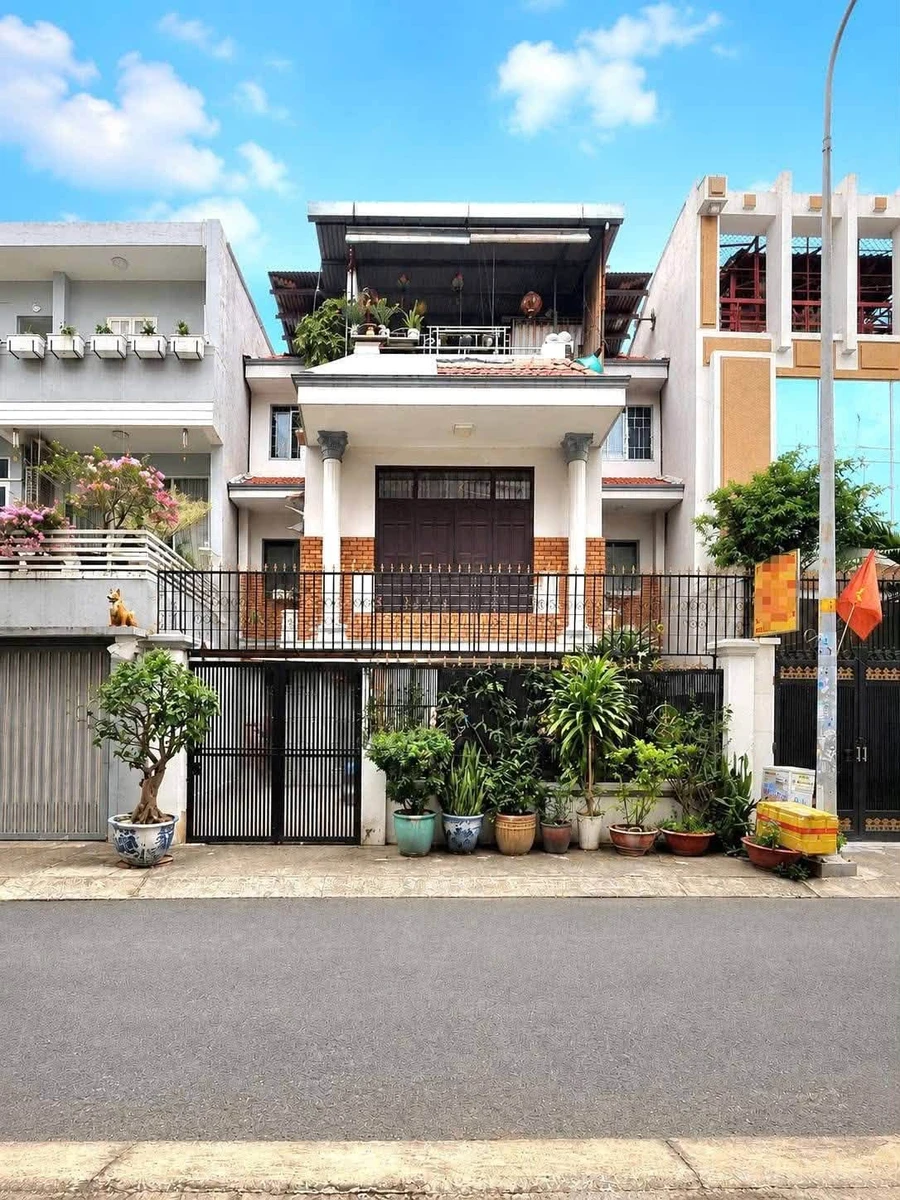 Bán biệt thự 3 tầng 8x16m hẻm 8m Dương Quảng Hàm, Phường 5, Gò Vấp, giá 18 tỷ - Ảnh 1