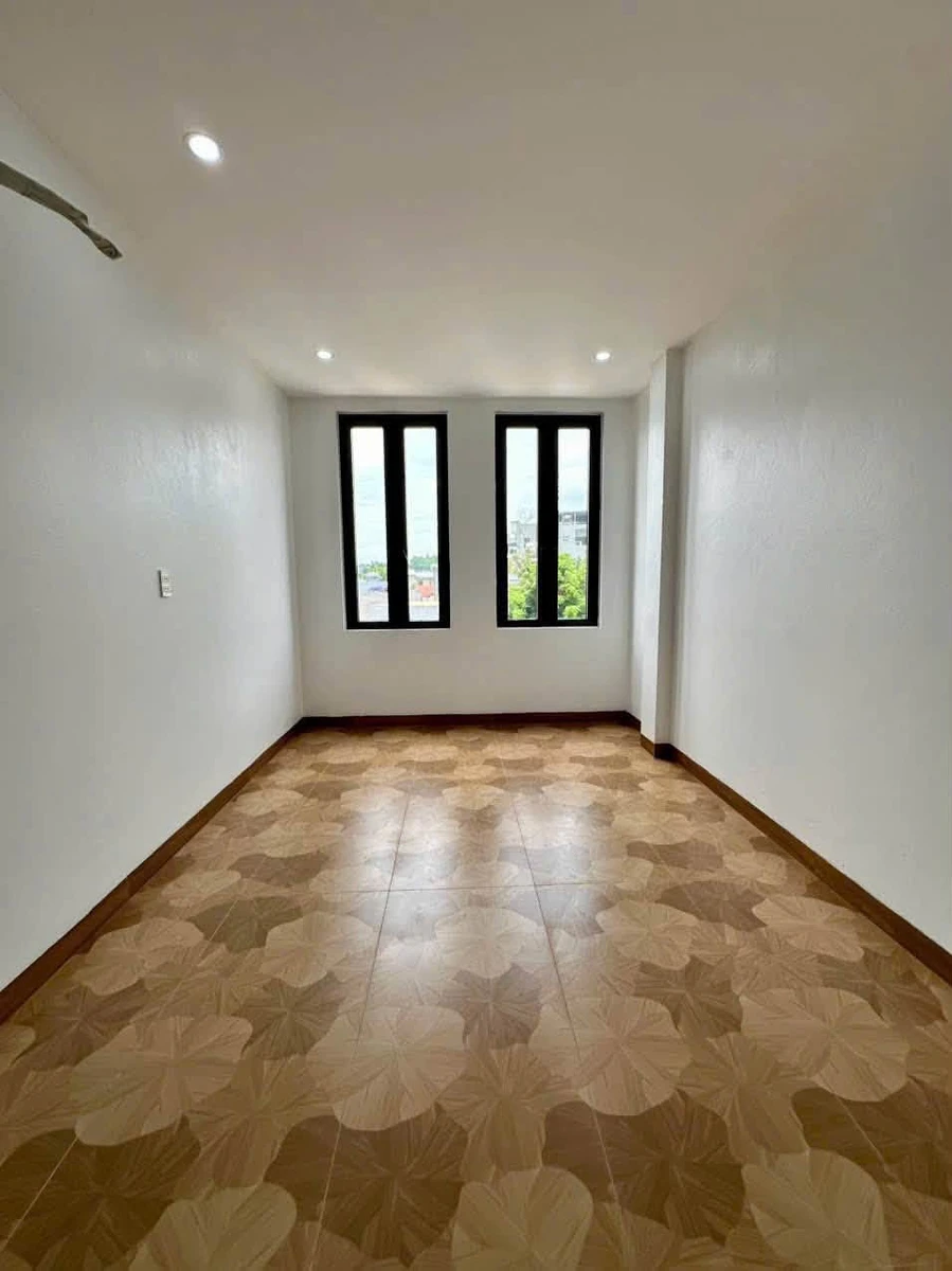Bán nhà 4 tầng 54m2 mặt tiền 7m Cao Xanh - Ảnh thu nhỏ 4