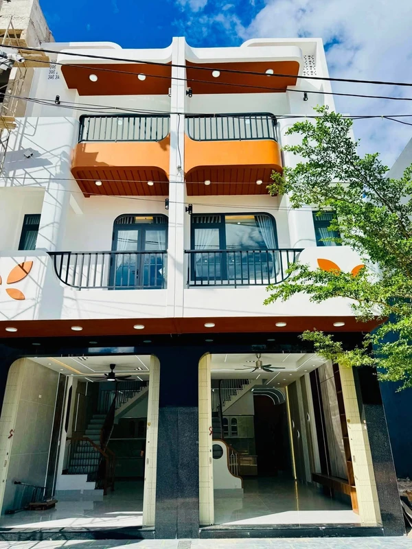 Bán nhà mặt tiền 3 tầng 62m2 Hà Thanh 2 Quy Nhơn