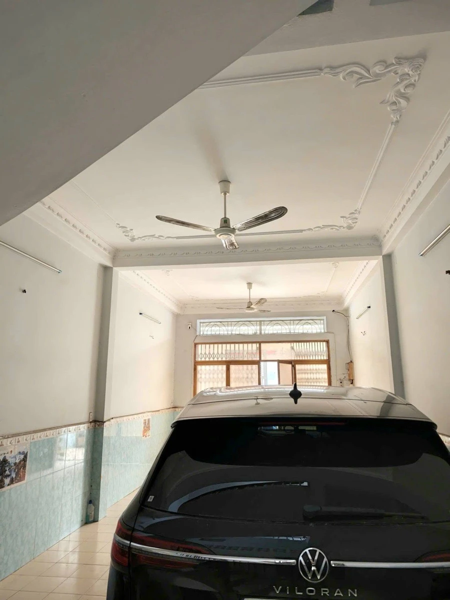 Bán nhà hẻm xe tải 5PN 107m² Quận 6 giá 15 tỷ - Ảnh thu nhỏ 2