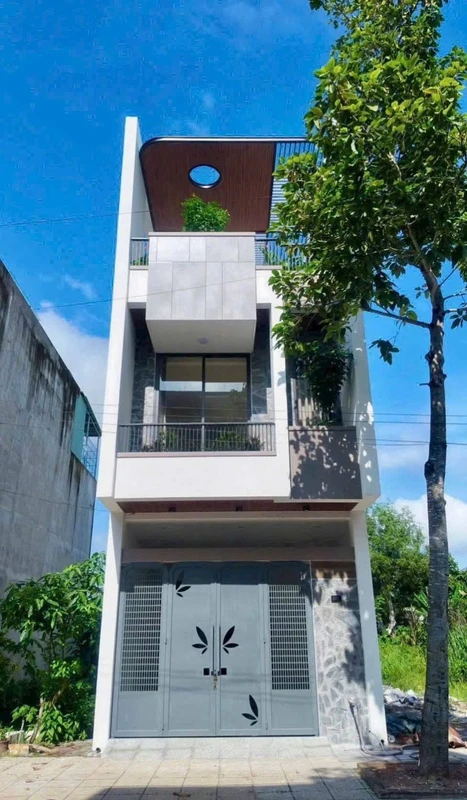 Bán nhà 1 trệt 1 lầu 1 tum 85,5m2, 3PN, giá 4,45 tỷ tại Phước Hưng, TP Bà Rịa