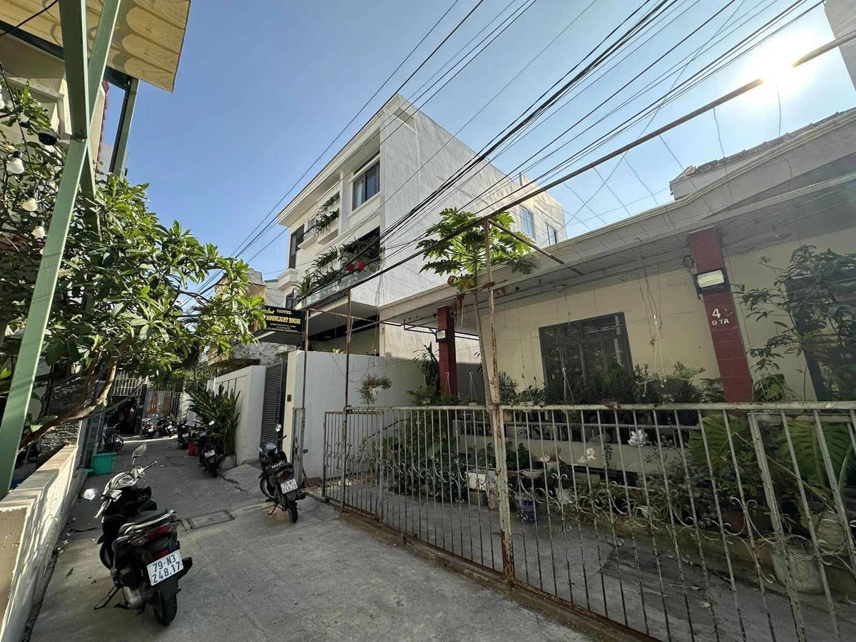 Bán nhà cấp 4 hẻm Đặng Tất 165m² gần biển Khánh Hòa - Ảnh thu nhỏ 2