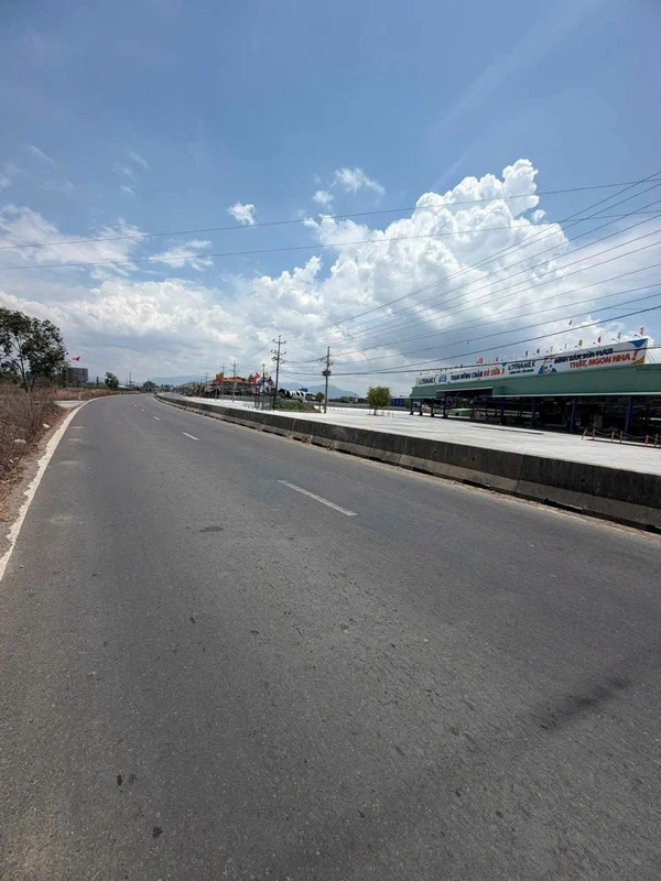 Bán nhà trọ 320m² Phan Thiết, doanh thu 8.4 triệu/tháng
