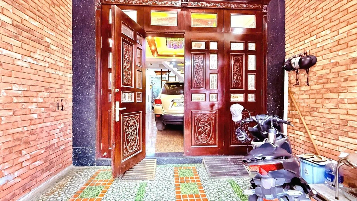 Bán nhà hẻm xe hơi 1 trệt 2 lầu, 4PN, 4.5x17m gần chợ Phan Huy Ích, giá 9 tỷ - Ảnh thu nhỏ 4
