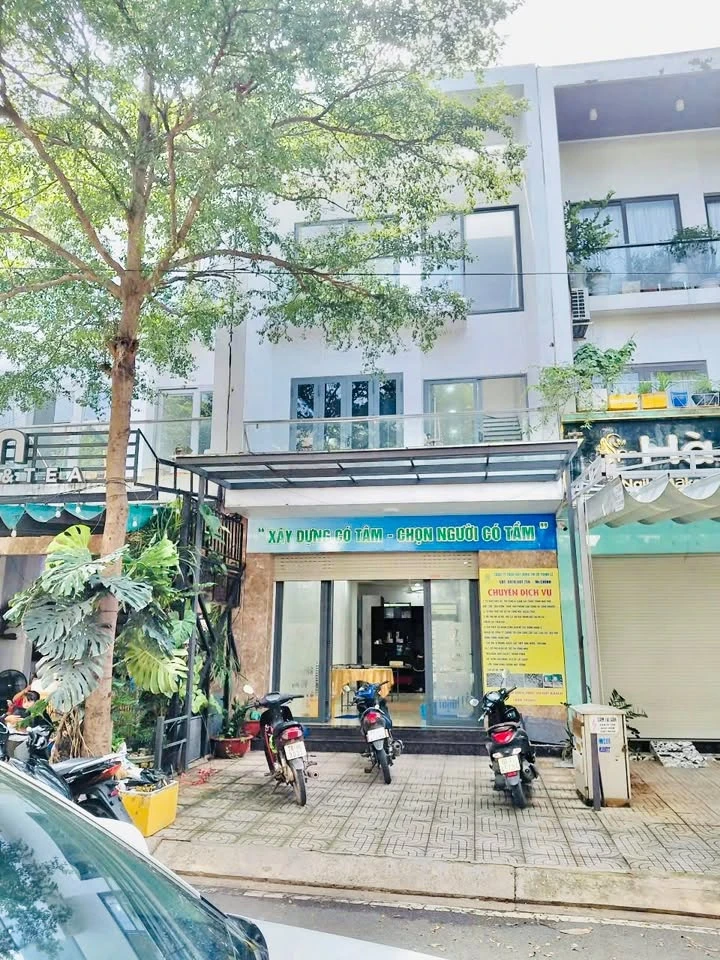 Bán nhà phố 4 phòng ngủ 159m2 Tam Hiệp Biên Hoà - Ảnh 1
