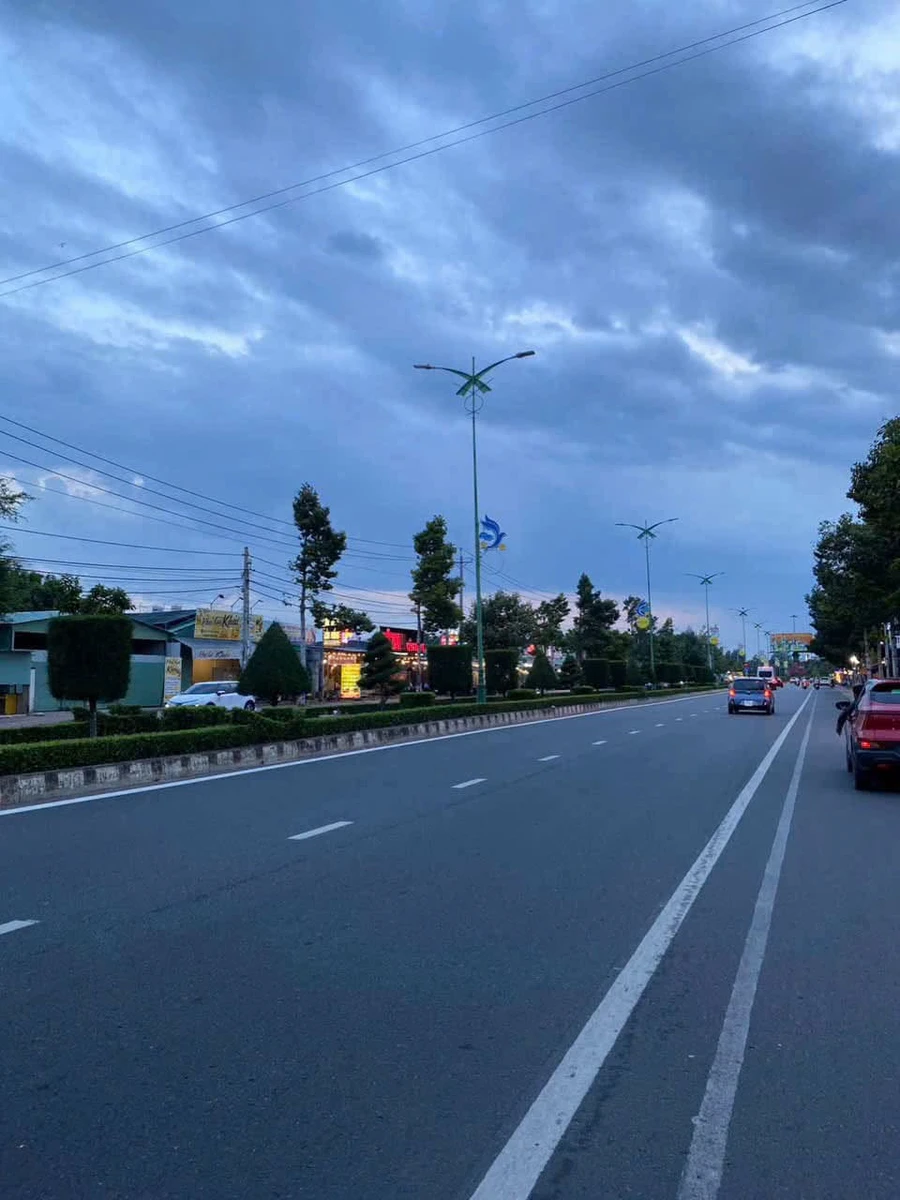 Bán nhà lầu mặt tiền Hùng Vương, Phan Thiết, 100m², 3PN - Ảnh 1