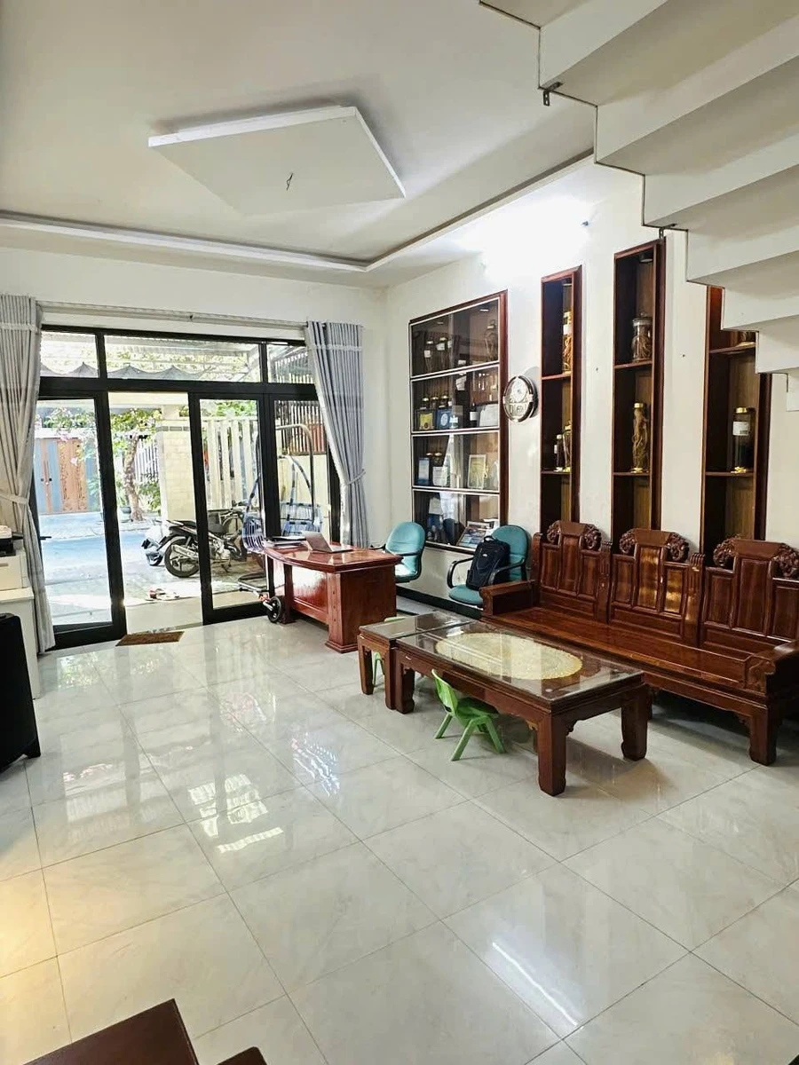 Bán nhà mặt tiền 3 tầng 210m² Hoà Minh - Ảnh thu nhỏ 3