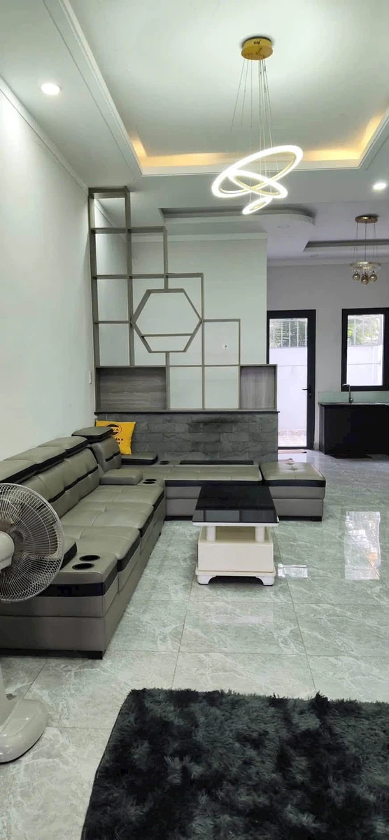 Bán nhà 1 trệt 1 lầu Thủ Dầu Một, Bình Dương, 110m2, giá 3 tỷ 2 - Ảnh thu nhỏ 3