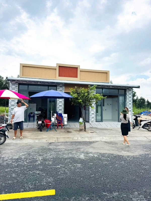 Bán dãy trọ 12 phòng, kiot, 300m² doanh thu 26tr/tháng Bình Dương