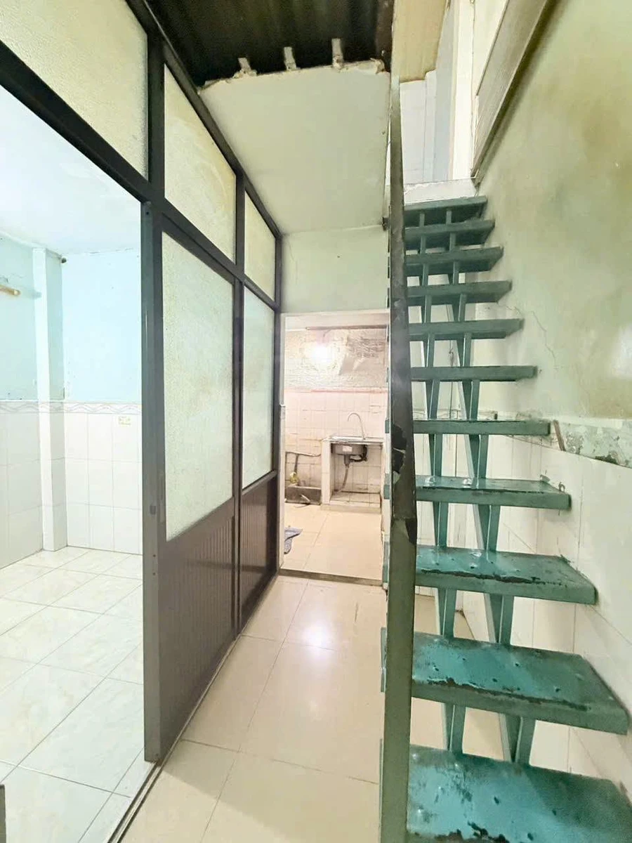 Bán nhà C4 mặt tiền Đoàn Văn Bơ Q4, 33.3m2, 3 tỷ 688 - Ảnh thu nhỏ 3