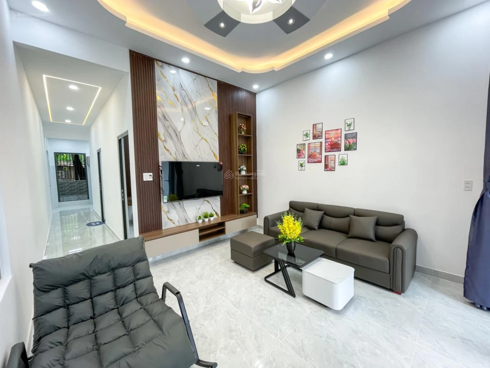 Bán nhà riêng 98m2 (5x19,5m) sổ hồng riêng full nội thất xách vali vào ở ngay - Giá 3 tỷ 6 - Ảnh 1
