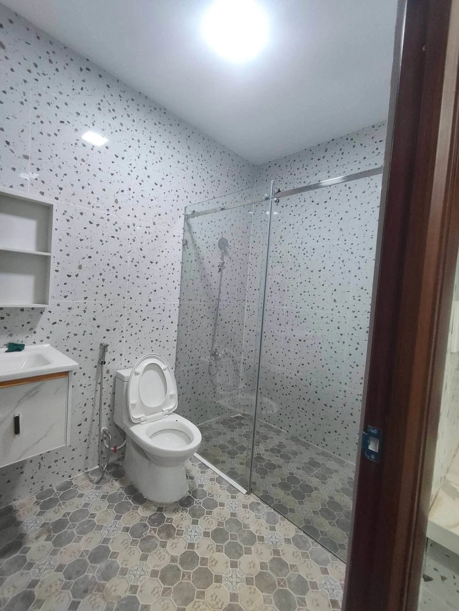 Bán nhà mới Q8 52m², 4 phòng 4 WC, 5,5 tỷ - Ảnh thu nhỏ 5