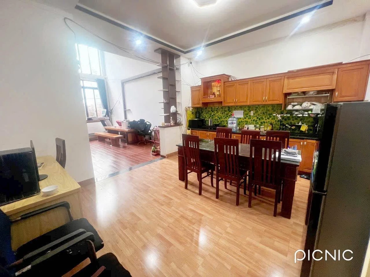 Bán nhà mặt tiền 225m² 3 phòng ngủ 4 tỷ 900 - Ảnh 1