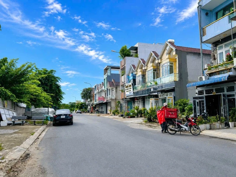 Bán nhà mặt tiền 130m2, 3 phòng ngủ Biên Hòa