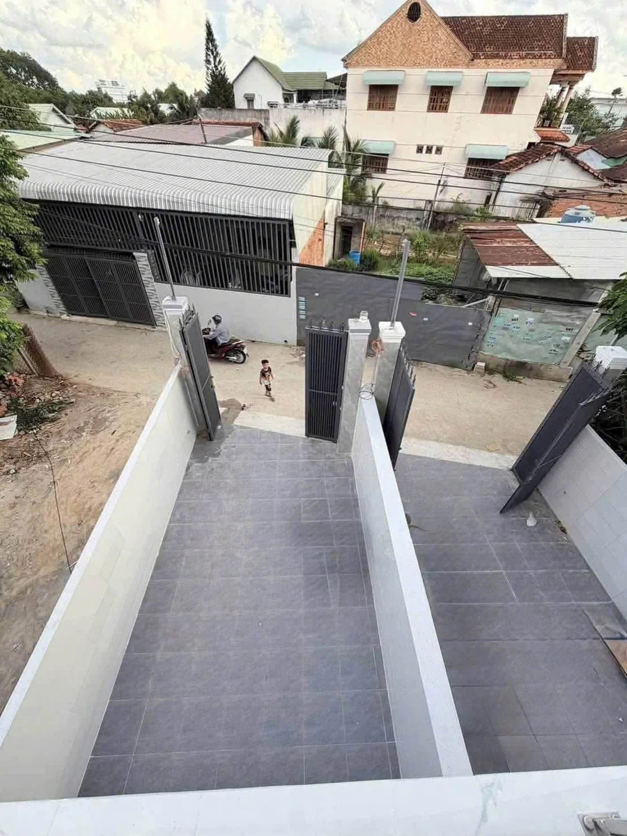 Nhà trệt lầu 3PN 60m² Định Hoà Thủ Dầu Một 2,65 tỷ - Ảnh thu nhỏ 2