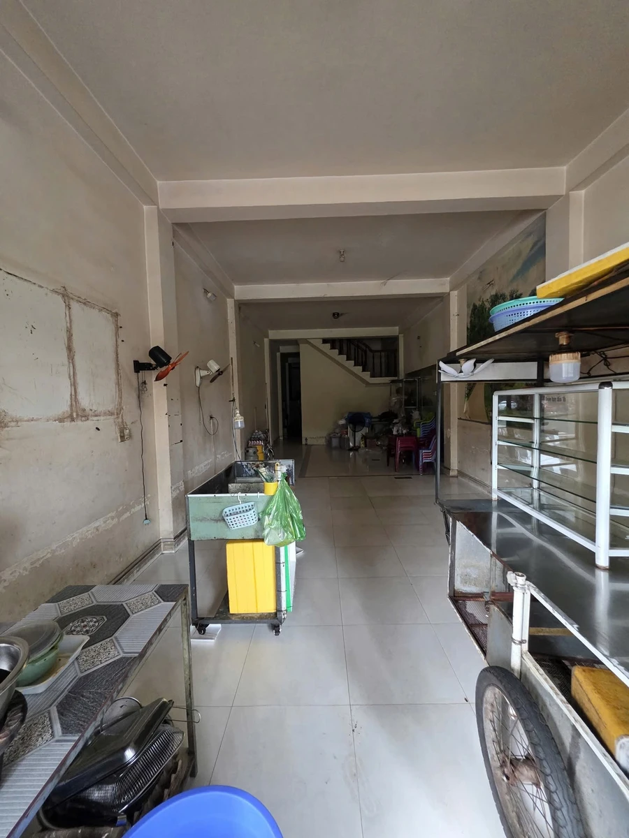 Bán nhà 3 lầu 108m2 mặt tiền GS1, Dĩ An - 14.5 tỷ - Ảnh thu nhỏ 2