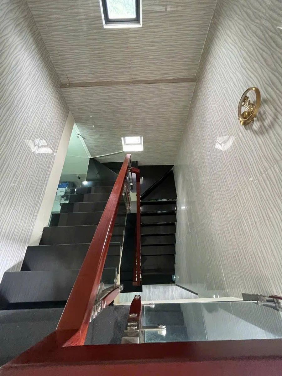 Bán nhà mặt tiền Phan Đăng Lưu, 111.7m², 4 PN, 5 tỷ - Ảnh thu nhỏ 3