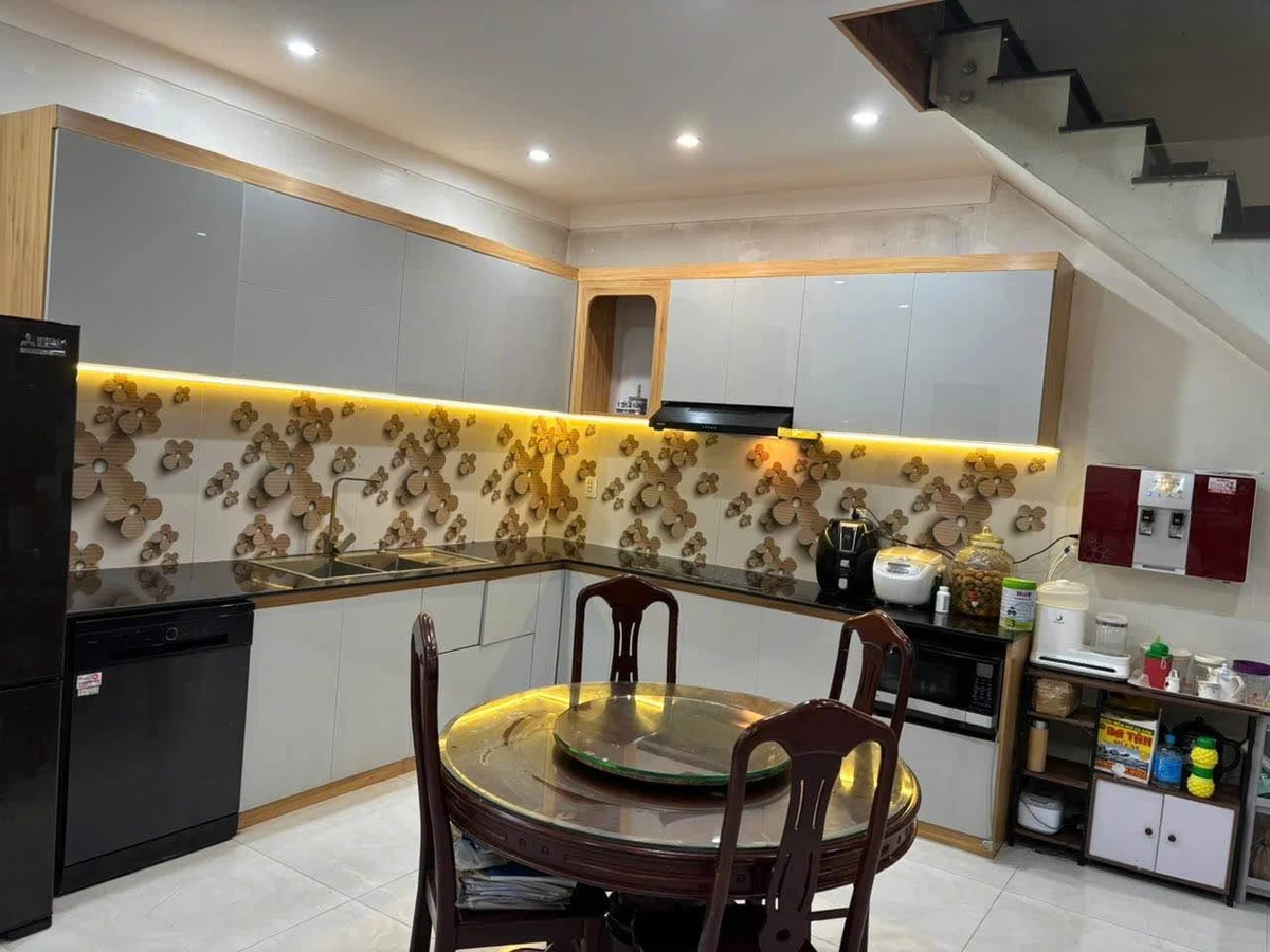 Bán nhà đất 6x30m full nội thất, 3PN 3WC tại Lâm Đồng - Ảnh thu nhỏ 3