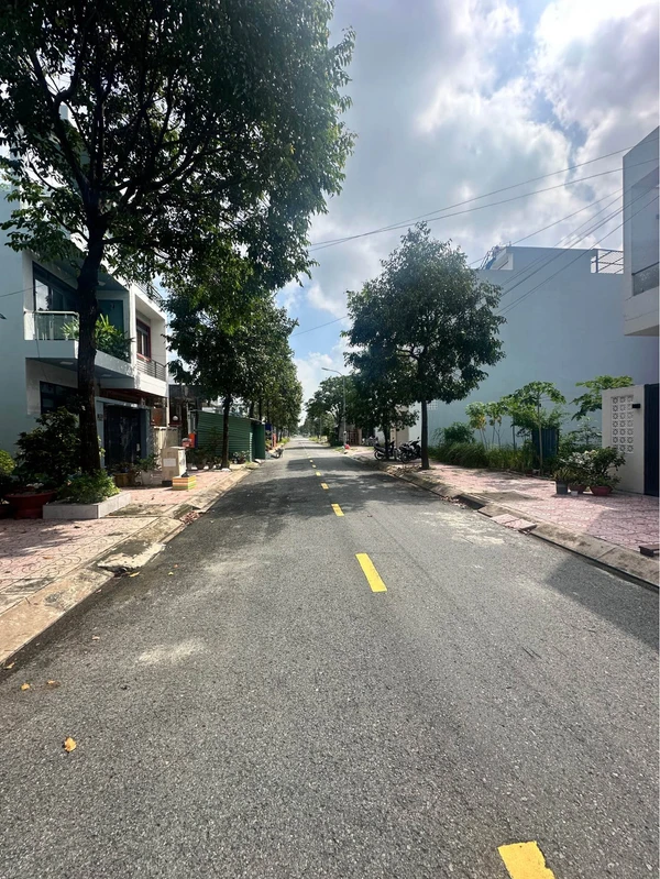 Bán đất thổ cư 4x18m đường D2 KDC IDICO2, Phường 6, Tân An, Long An giá 1,8 tỷ