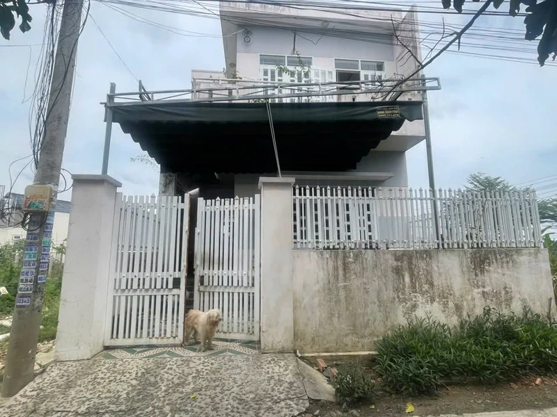 Bán nhà 1 trệt 1 lửng 3 phòng ngủ 90m2 KDC Tân Xuyên, Phường An Xuyên, Cà Mau giá 2,1 tỷ 358m