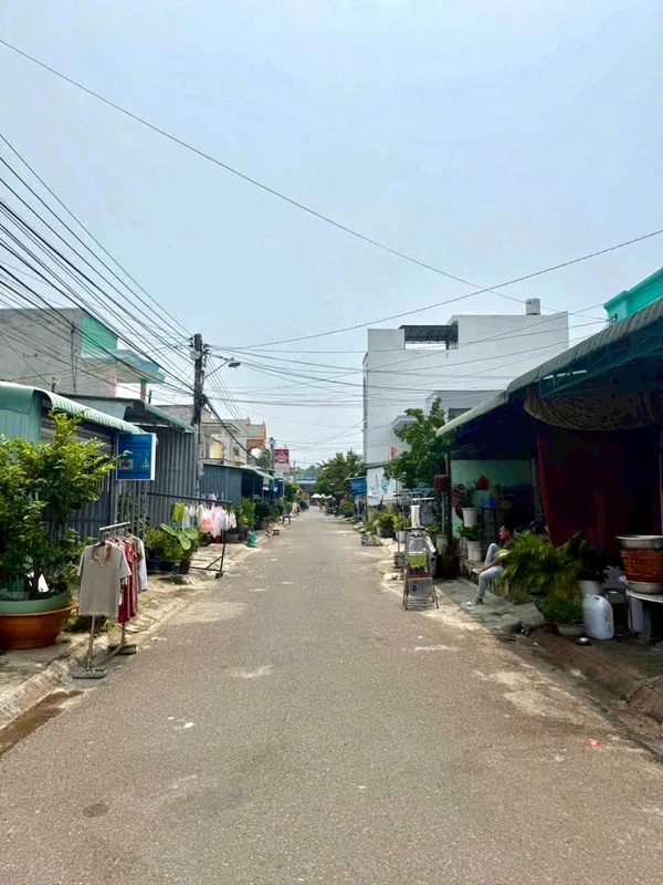 Bán nhà 1 trệt 1 lầu 75m² Bình Thuận Phan Thiết 2.1 tỷ