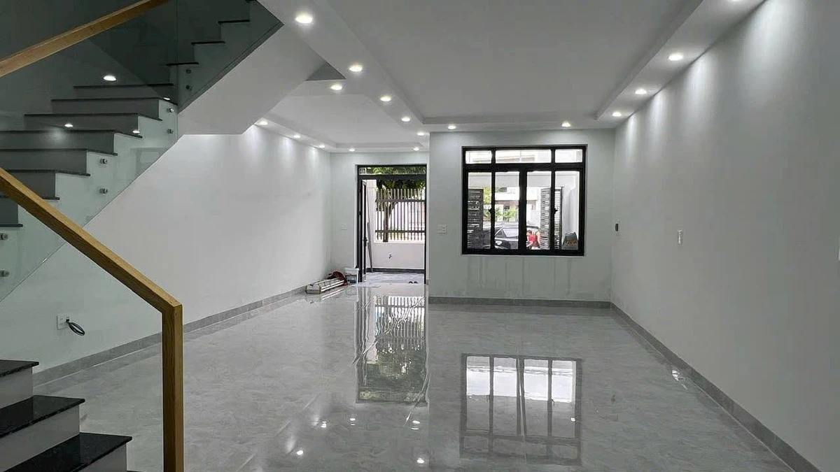 Bán nhà 1 trệt 2 lầu 6x20m Bà Rịa City Gate, 4PN, giá 5,29 tỷ - Ảnh thu nhỏ 3
