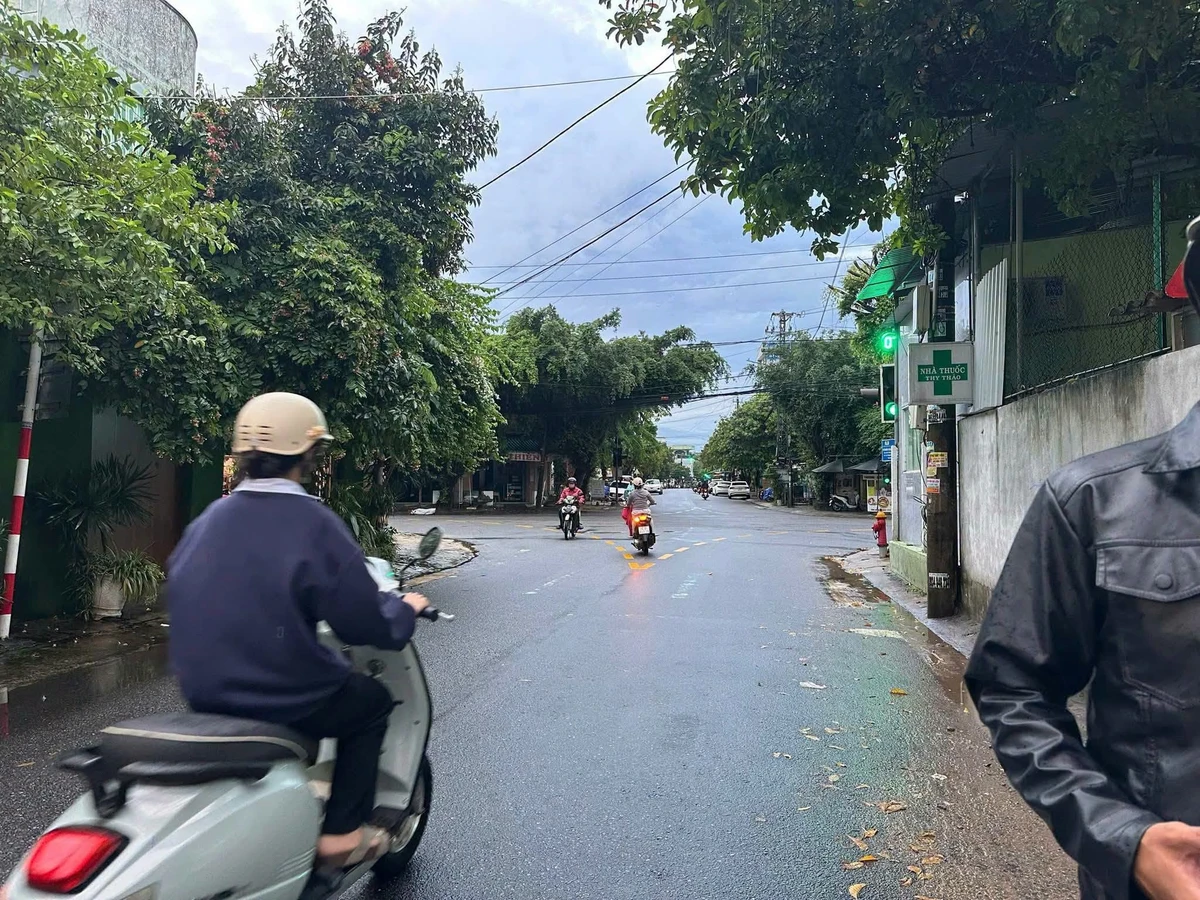 Bán nhà 3 tầng mặt tiền Trần Quang Diệu, phường Nghĩa Lộ, Quảng Ngãi, 2,75 tỷ - Ảnh 1