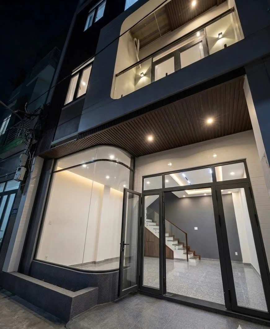 Bán nhà phố 42m² 3 tầng Nguyễn Thái Học, Quận 1 - Ảnh 1