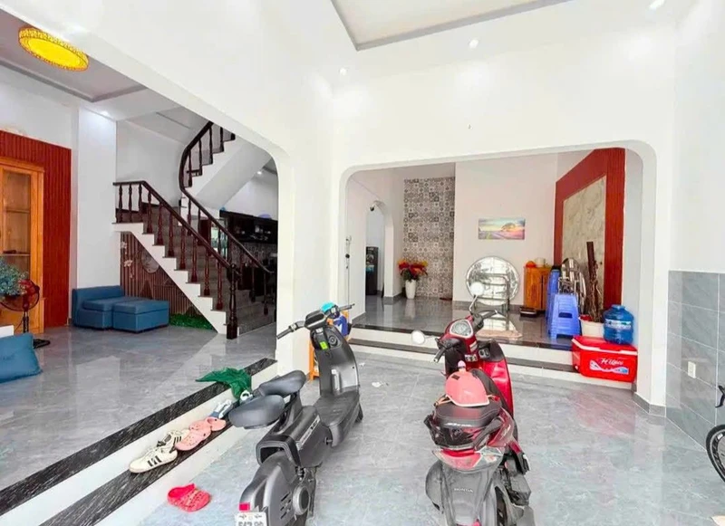 Bán nhà 3PN 4WC 72m2 mặt tiền 8.2m Chu Mạnh Trinh, Vũng Tàu