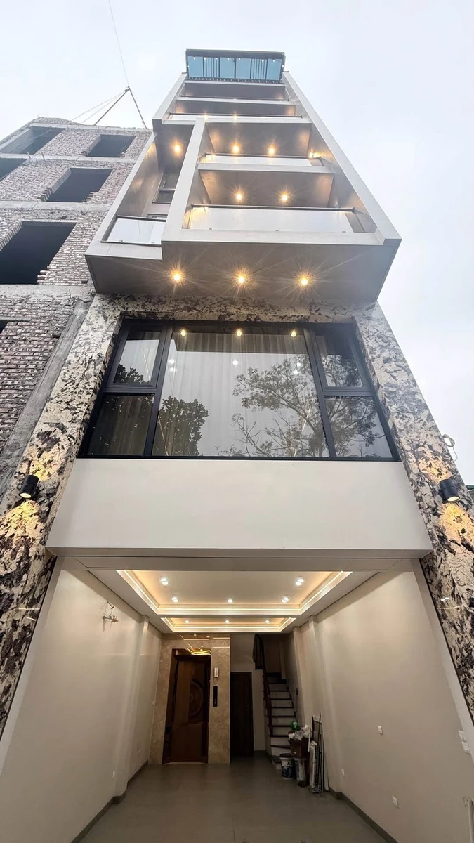 Bán nhà 7 tầng 50m Việt Hưng 16.5 tỉ, mặt tiền 4.2m - Ảnh 1