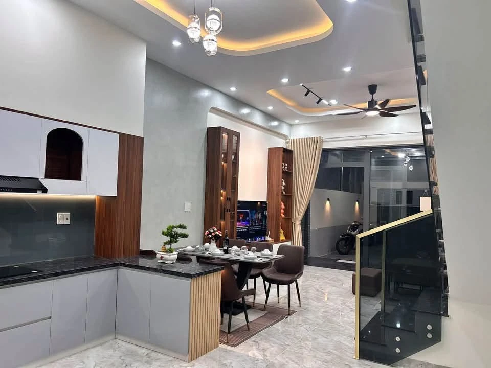 Bán nhà 2 tầng 5x25m 3PN Quang Trung Quận 12 - Ảnh 1