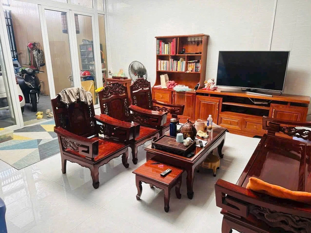 Bán nhà 111m2 sổ hồng riêng, 2 phòng ngủ, hẻm Nguyễn Ái Quốc gần Quảng Trường Tỉnh, giá 5 tỷ - Ảnh thu nhỏ 3