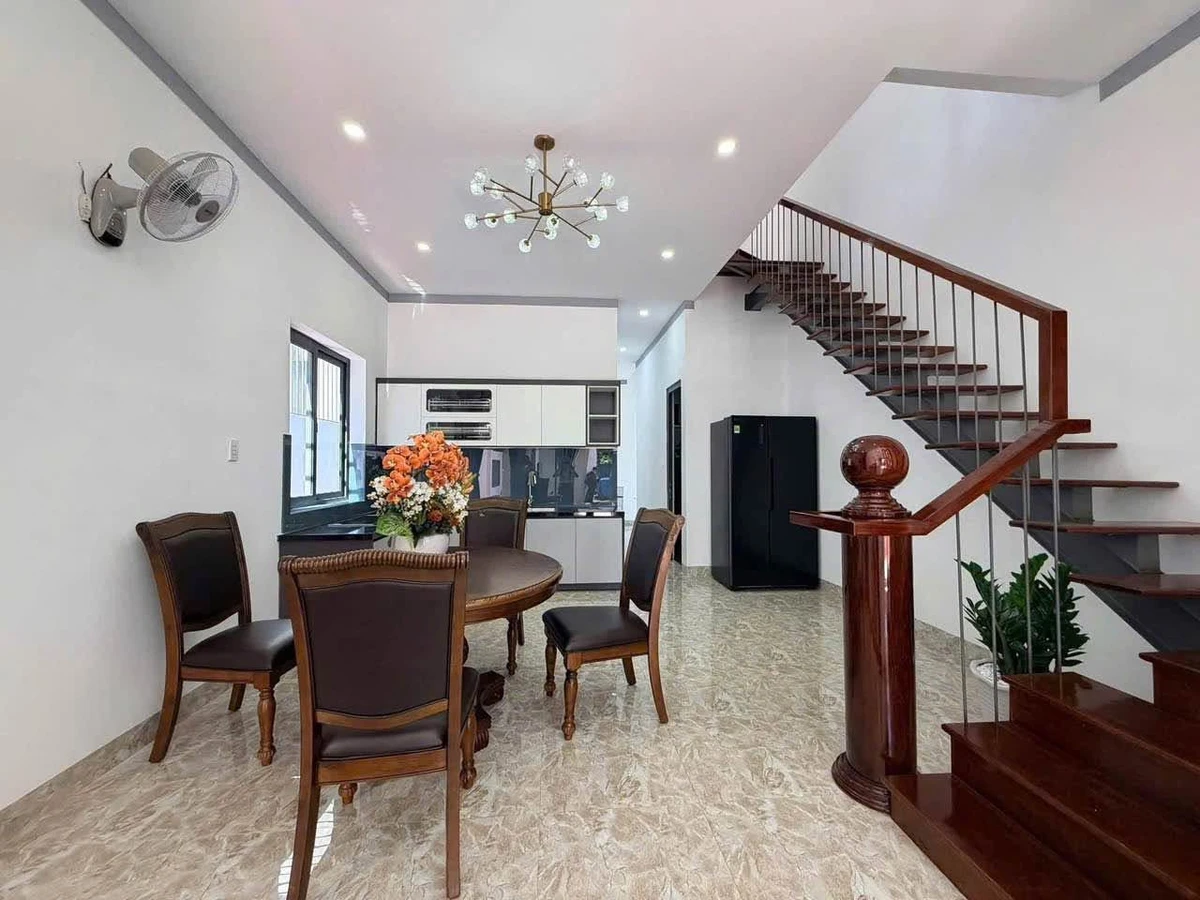 Bán nhà kiên cố 1 trệt 1 lửng 6x25m hẻm Y Wang gần Đại học Tây Nguyên giá 3,1 tỷ - Ảnh thu nhỏ 3
